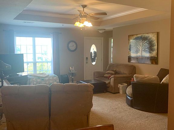 3rd image of 3910 Hemlock Ln