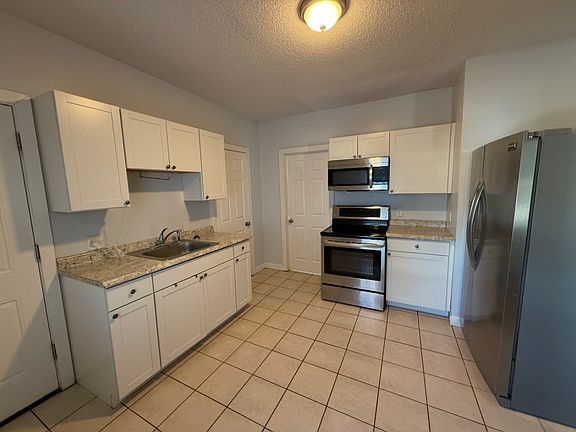 4th image of 83-85 Cooley St #1