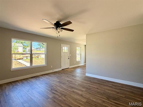 2nd image of 223 Fair St