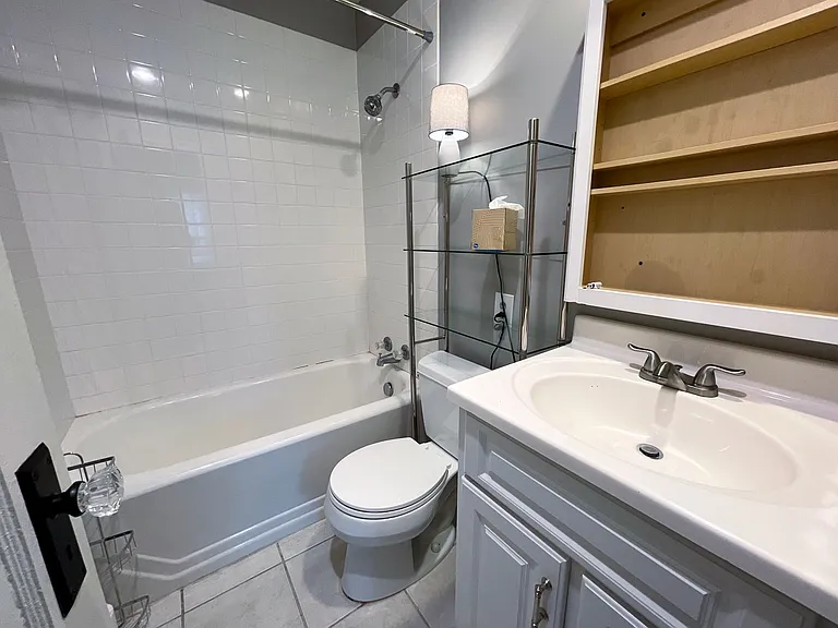 715 W Olive St — Photo 5