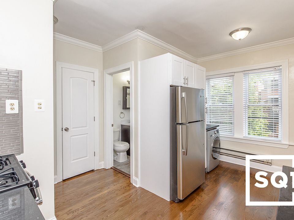 1st image of 3815 N Greenview Ave #3819-3N