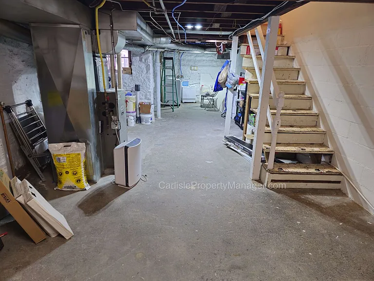 158 E High St — Photo 33