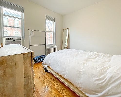 3rd image of 210 W 10th St APT 5G