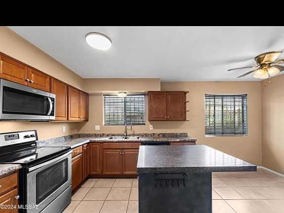 5th image of 707 W 41st St #707