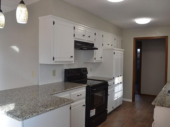 3rd image of 3724 Summerwind Ave