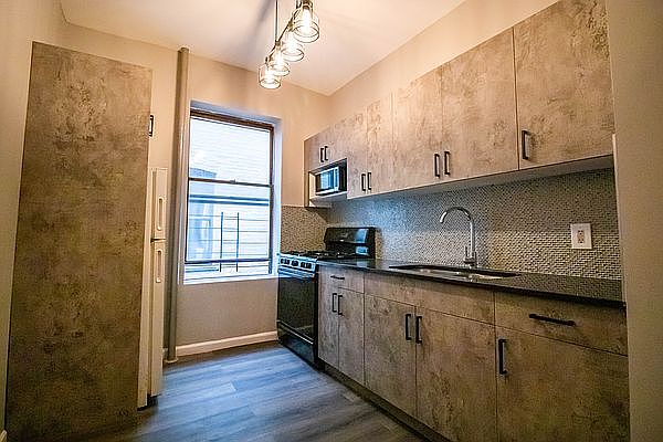 1st image of 481 Montgomery St APT 2F