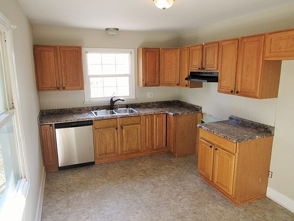 2nd image of 308 Walker St