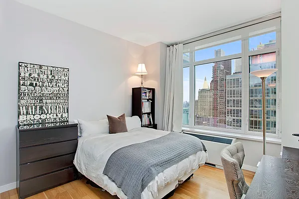 Sold by Platinvm Property Group New York | media 4