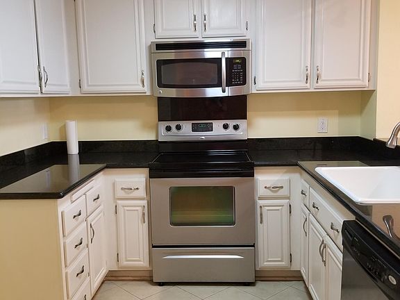 Electric stove/oven and microwave
