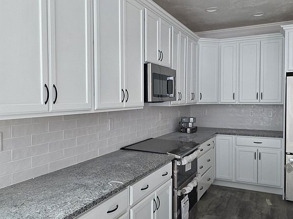 5th image of 18 Integrity Dr #9