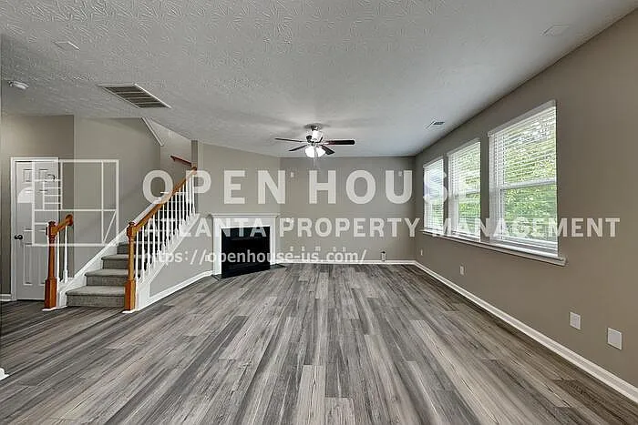1517 Briarfield Way — Photo 3