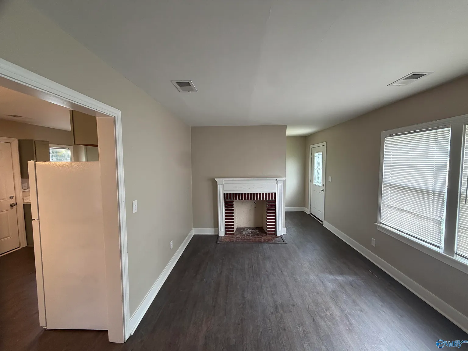 2 bed, 1.0 bath, 952 sqft, $1,100 — Photo 4