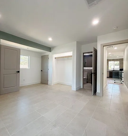713 Devirian Pl — Photo 8