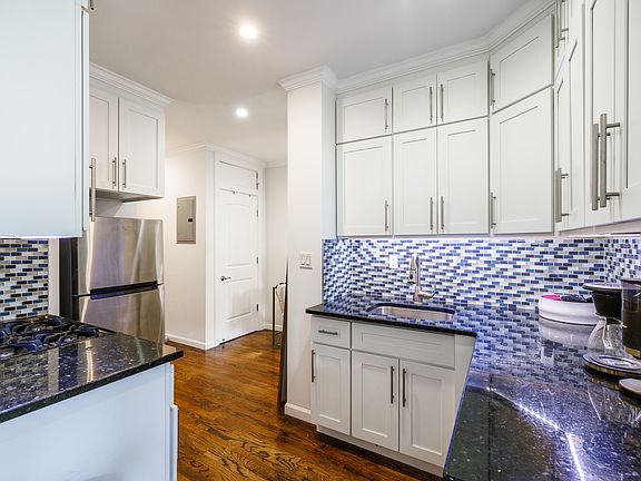 3rd image of 342 W 21st St APT 5D