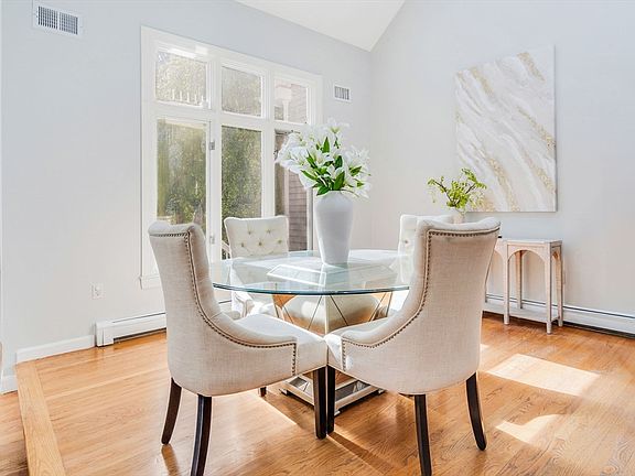 5th image of 153 Walpole St