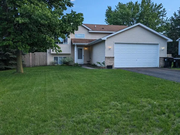 309 Dogwood St SW, Isanti, MN 55040