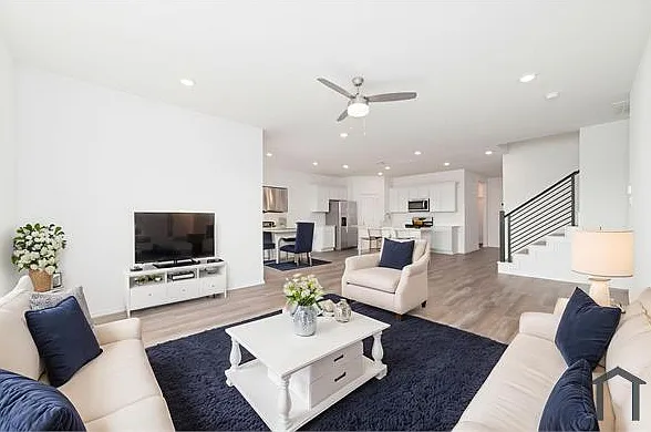 4 bed, 2300 sqft, $3,399 — Photo 2
