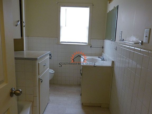 4th image of 2204 Axtell St