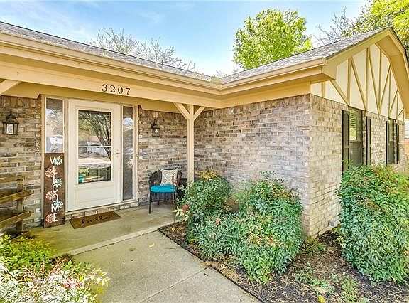 4th image of 3207 Monties Ln