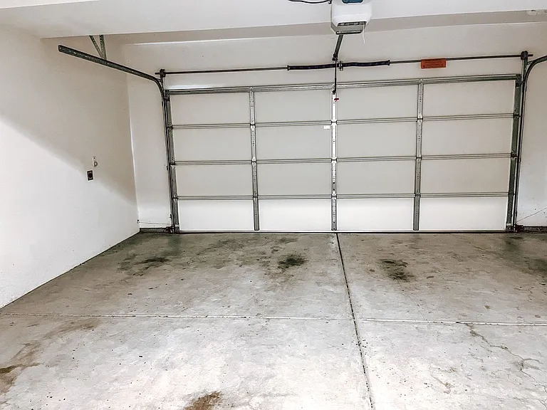2297 Central Pkwy — Photo 3