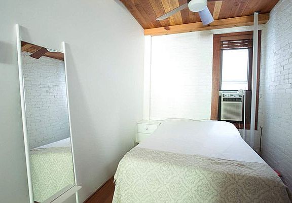5th image of 138 W 10th St APT 2FW