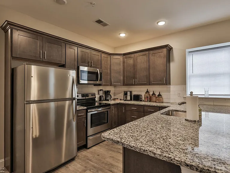 1503 Main St #J — Photo 1