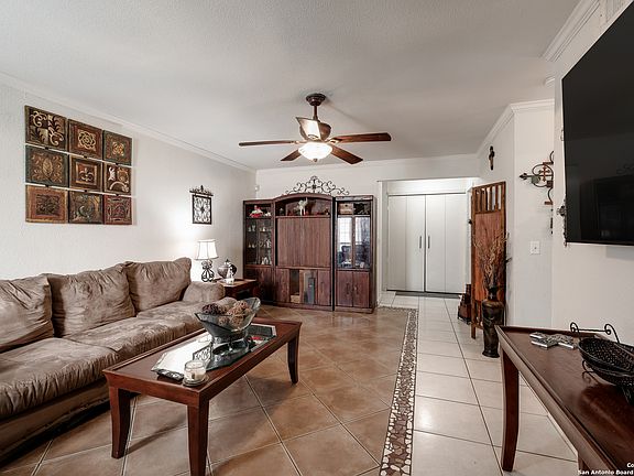 4th image of 7622 BORDEN OAK ST