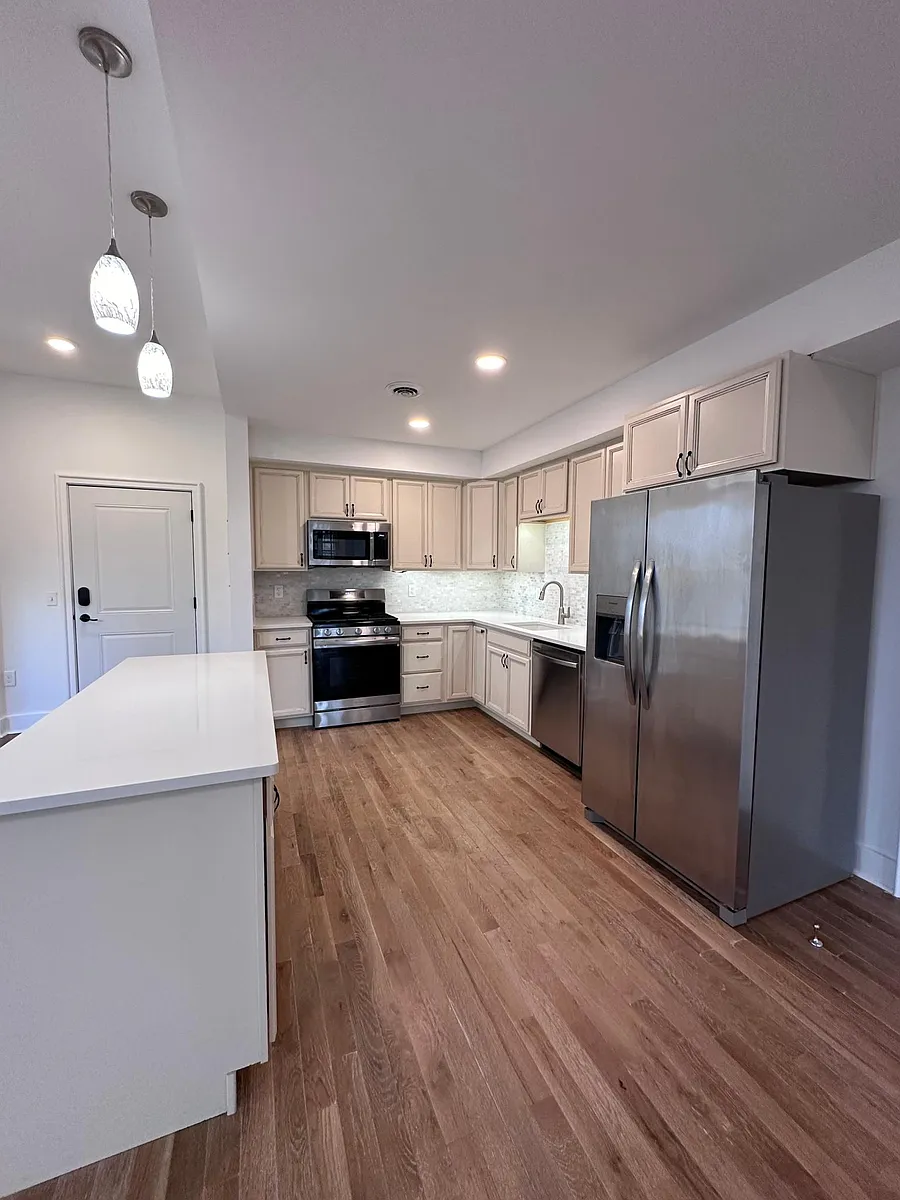 Building Photo - 15 Atkinson St #4