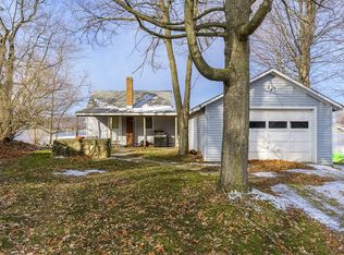 35 Lane 820a Snow Lk, Fremont, IN 46737