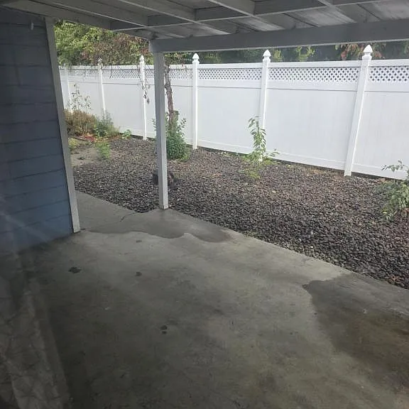 229 SW J St — Photo 19