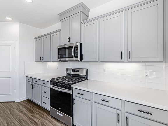 4th image of 2055 Brown St
