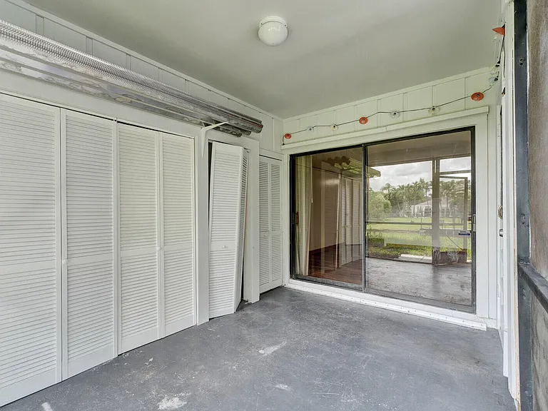 100 Sparrow Dr #13 — Photo 30