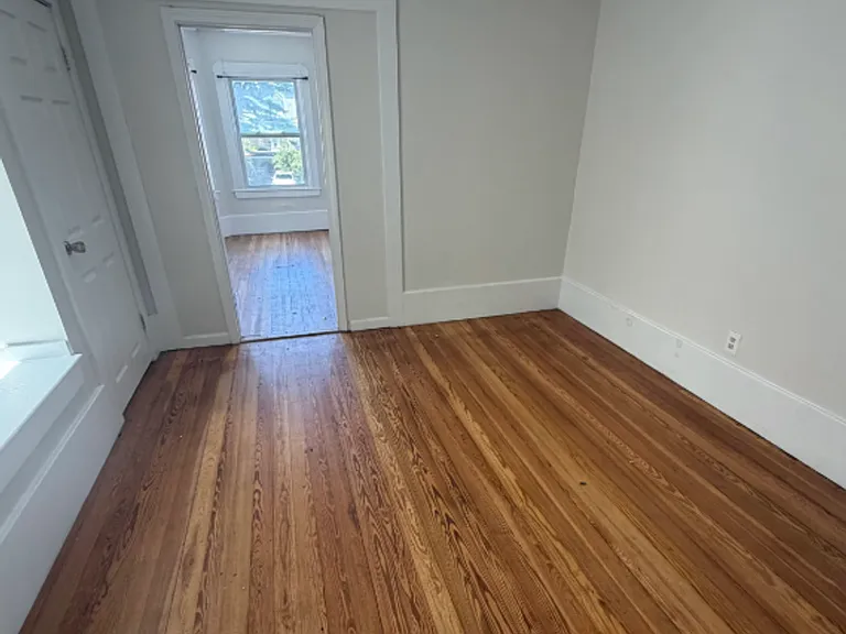 28 Tallman St — Photo 13