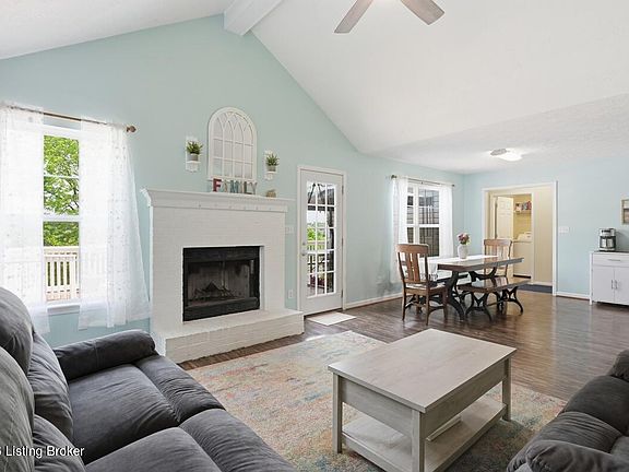 4th image of 94 Willowbrook Ct