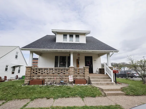 1422 Elm St, Coshocton, OH 43812