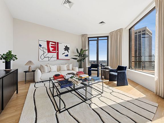 3rd image of 75 Wall St APT Phl2