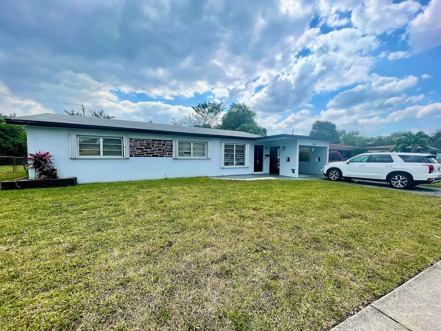4 bed, 1480 sqft, $3,300 — Photo 1