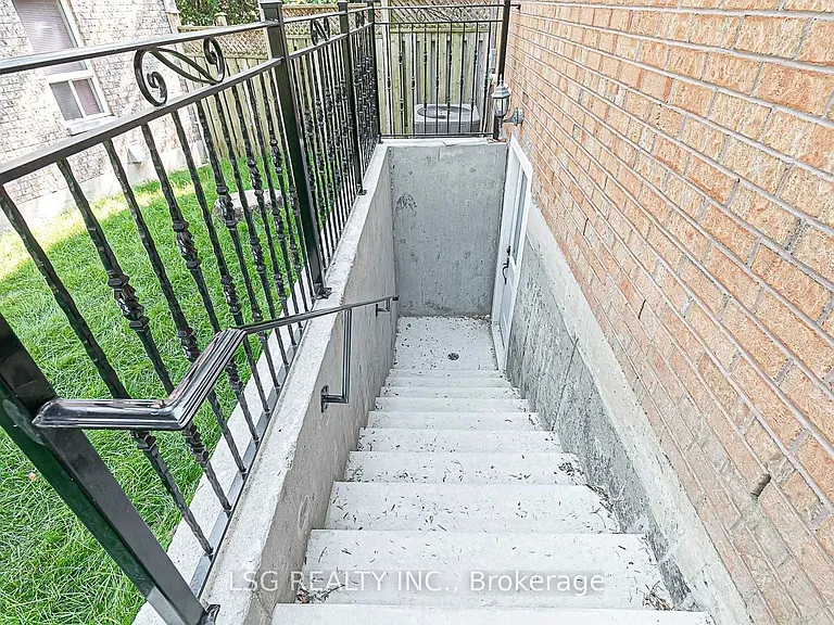 25 Briardale Pl — Photo 19