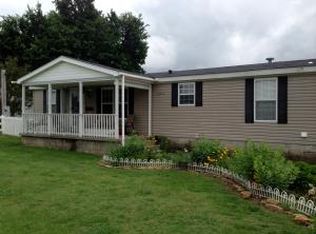 303 W 9th St, Green Forest, AR 72638