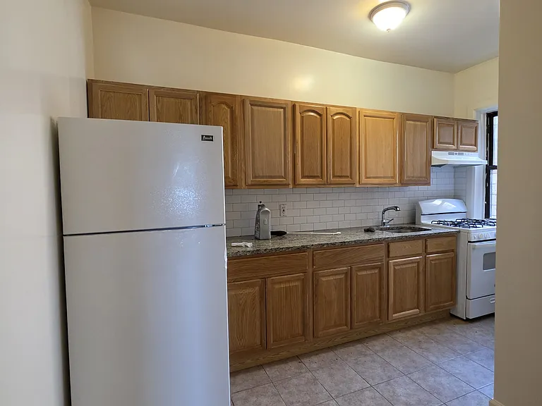 497 Van Cortlandt Park Ave #4L — Photo 7