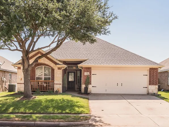 12145 Longstone Dr, Burleson, TX 76028