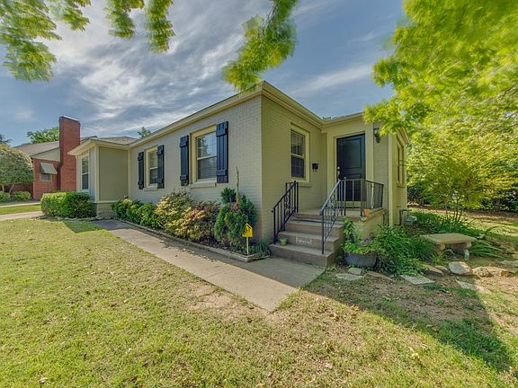 Adorable house in great neighborhood
