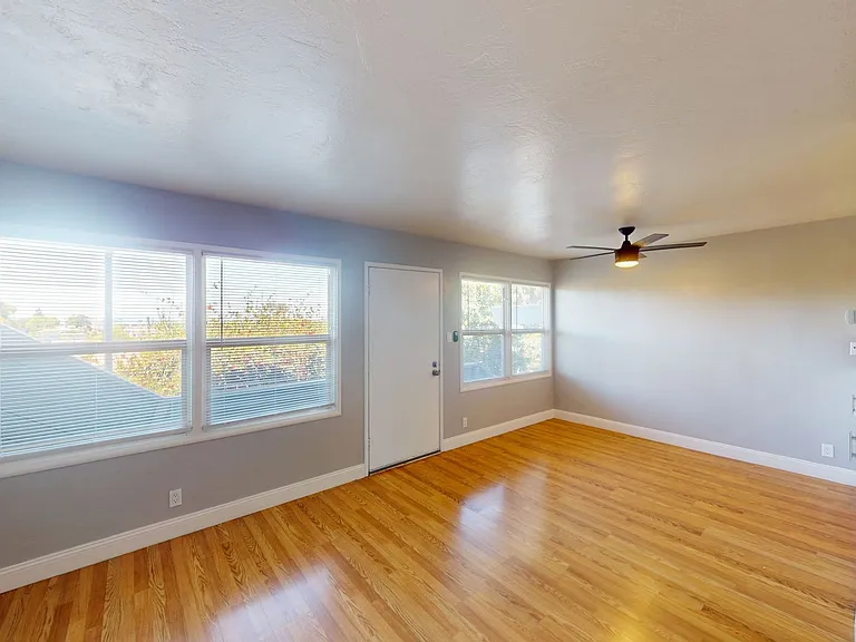 845 Macarthur Blvd — Photo 9