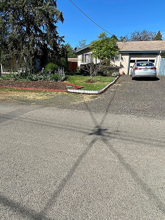 369 Grant St, Sutherlin, OR 97479 | Zillow