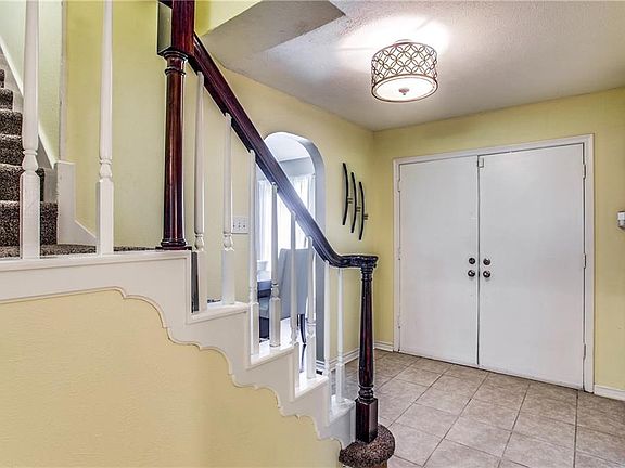 5th image of 3338 Shady Hollow Ct