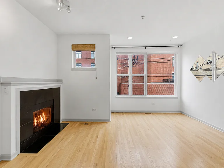 16 S Aberdeen St — Photo 17