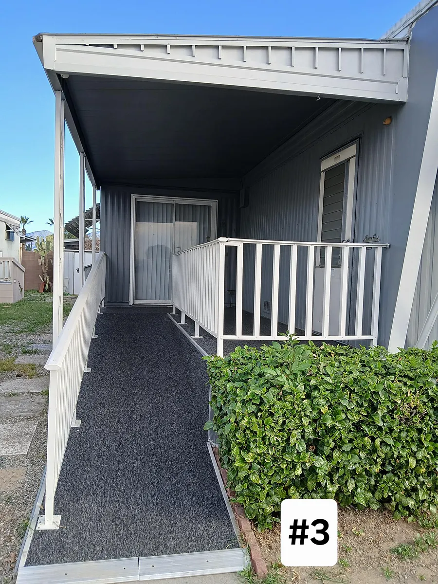 Building Photo - 185 N Eucalyptus Ave #3