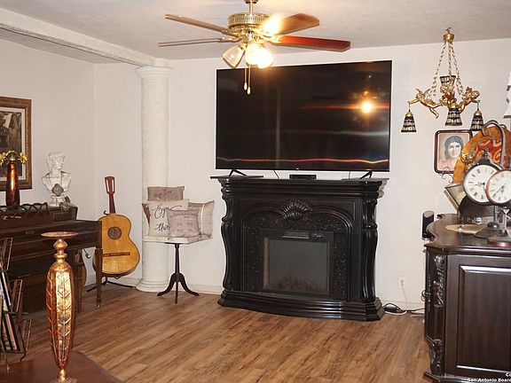 5th image of 2459 MONTICELLO CT