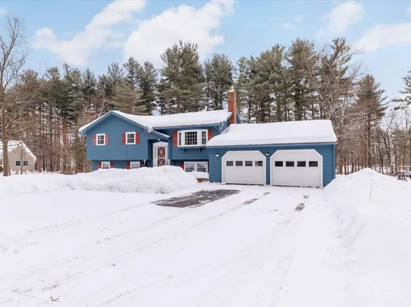 8 Barry Dr, North Chelmsford, MA 01863