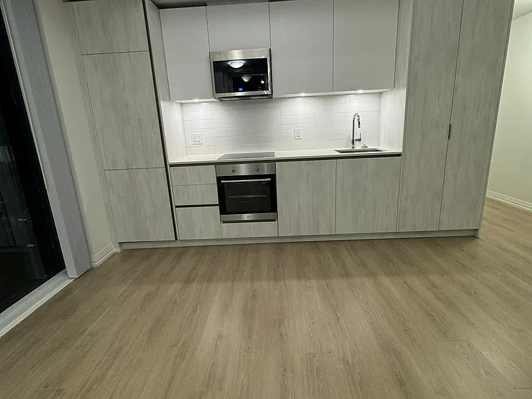 28 Widmer St #4028 — Photo 6